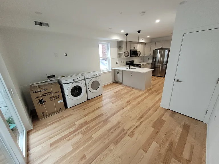 223 E Girard Ave #1R — Photo 13