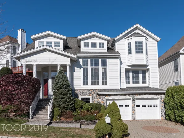 7 Highland Cross, Oakland, NJ 07436