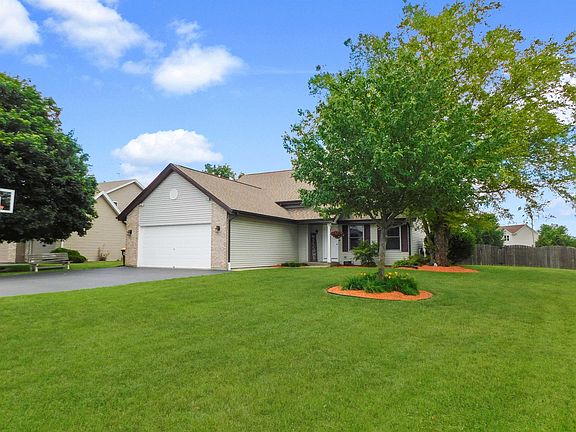 2nd image of 1633 Wildwind Ct