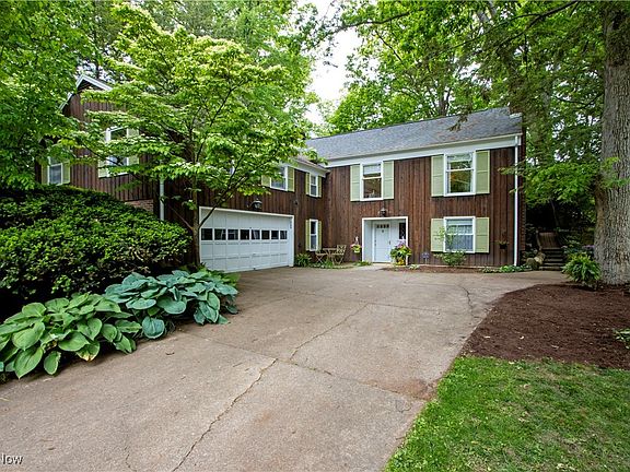 2nd image of 2940 Taylor St