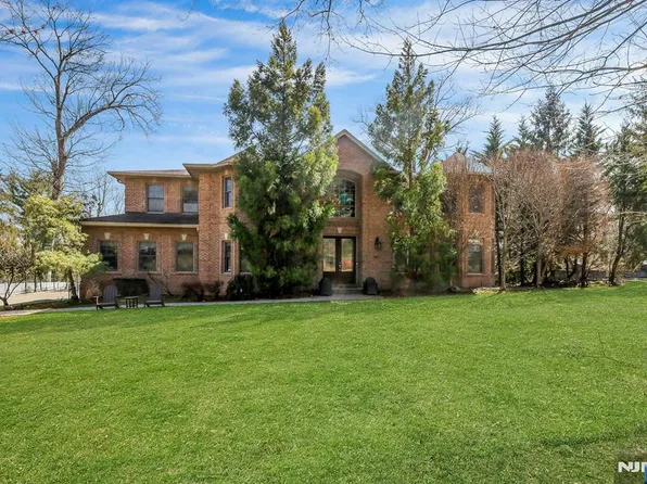 180 Chestnut St, Demarest, NJ 07627