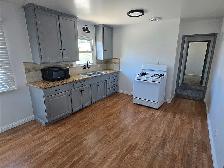 3585 Timothy Way — Photo 5