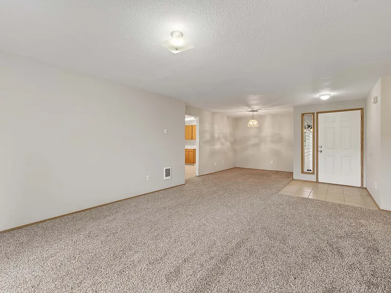 17005 NE 21st St — Photo 4