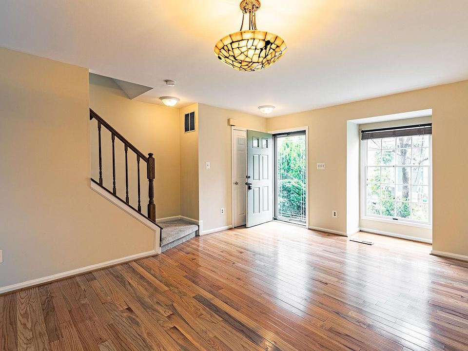 1st image of 5042 9th St S