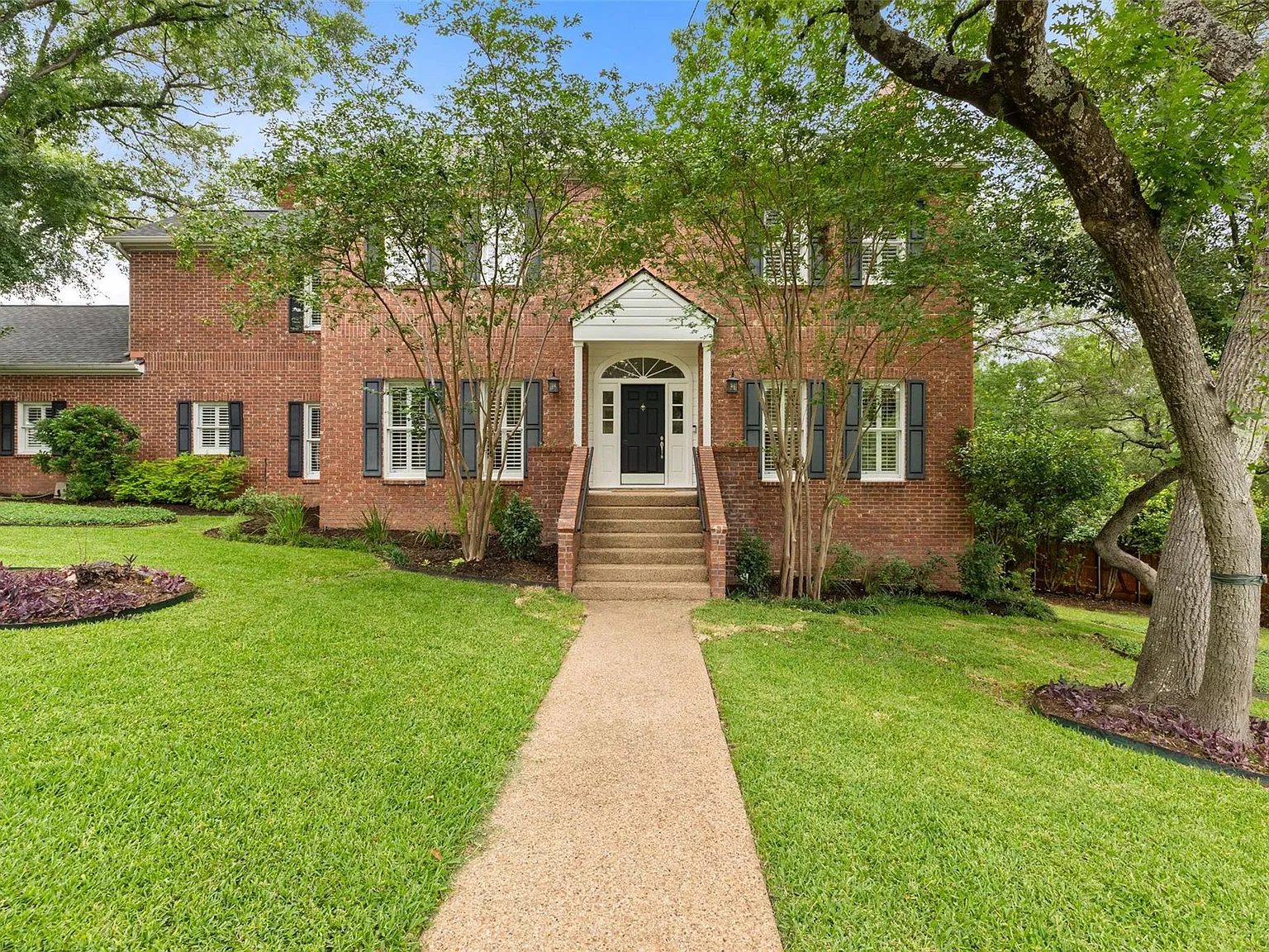 4 bed, 3.5 bath, 3446 sqft, $13,000 — Photo 4