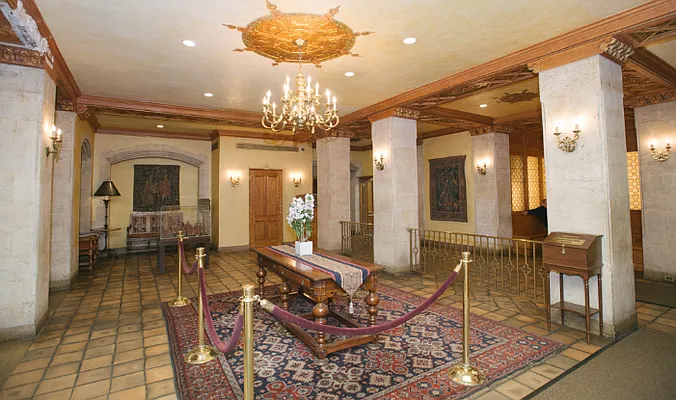 Rented by Compass | media 8