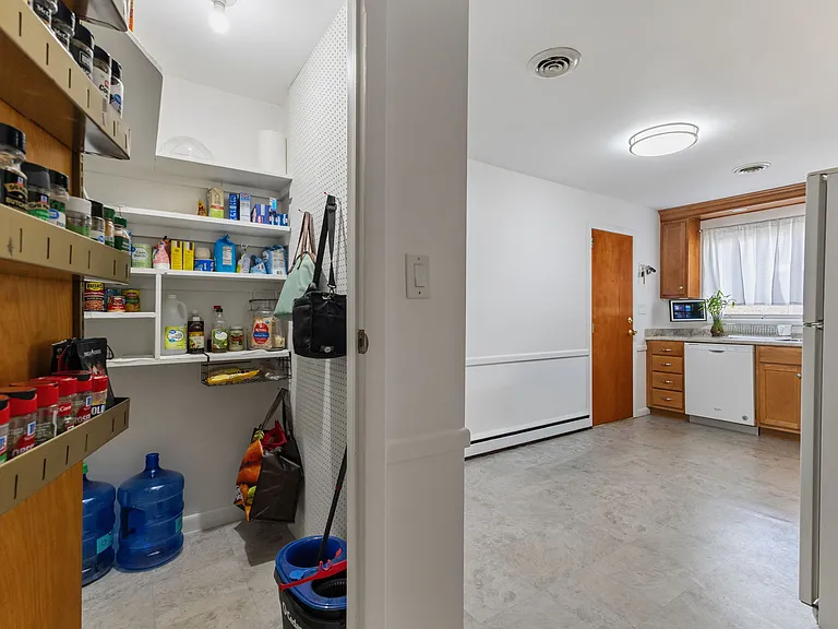 48 John David Ln #2 — Photo 8