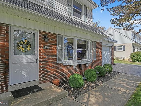 2nd image of 2142 Fruitville Pike