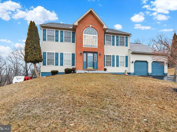 87 Oak Ledge Ave, Schuylkill Haven, PA 17972