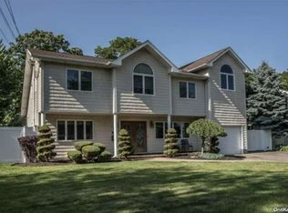 435 Spruce Ave, West Islip, NY 11795