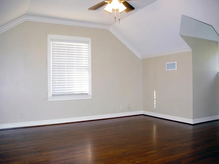 2560 Shirley Ave — Photo 13