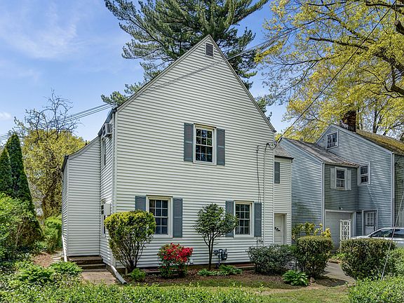 2nd image of 7 Arlington Pl