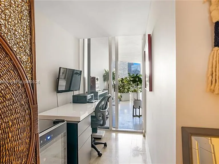 701 Brickell Key Blvd #512 — Photo 11