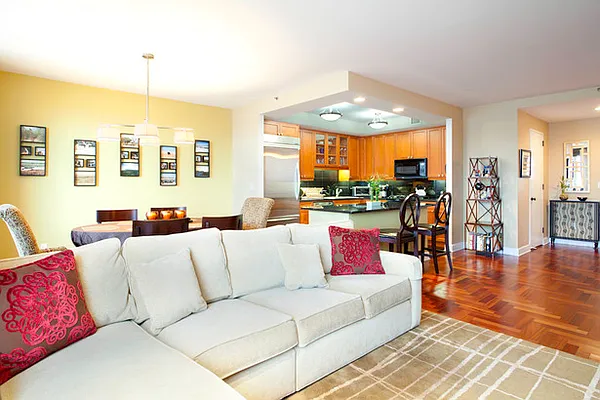 Sold by BLU Real Estate | media 5