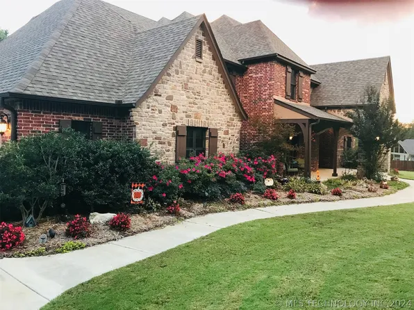 2208 W 78th St, Tulsa, OK 74132