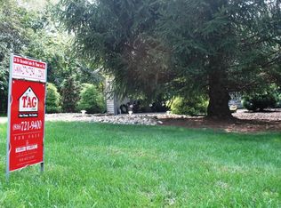 5009 Century Dr, Smithville, MO 64089