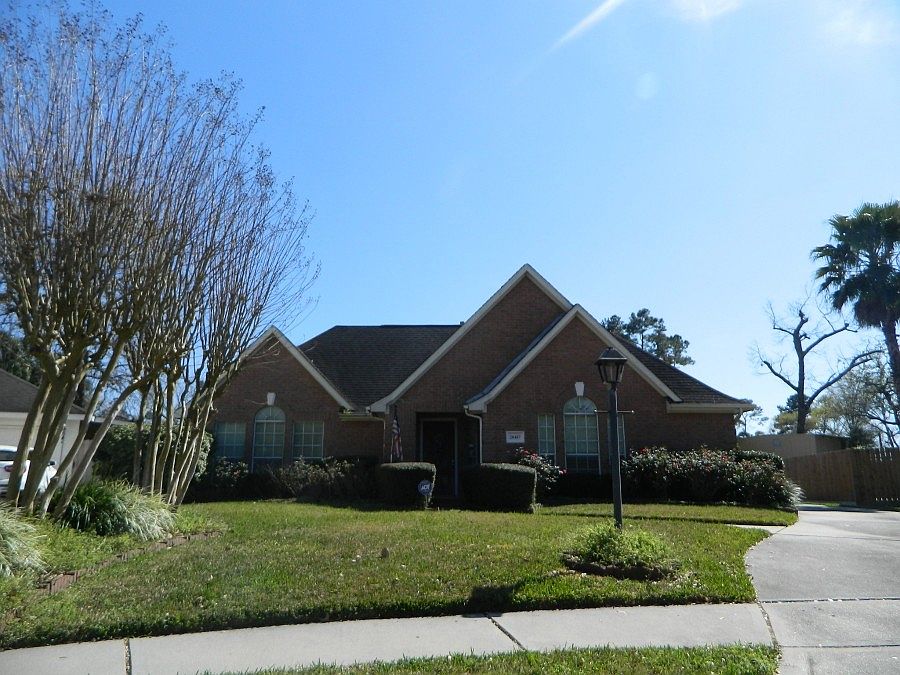 1st image of 20487 Bentwood Oaks Cir