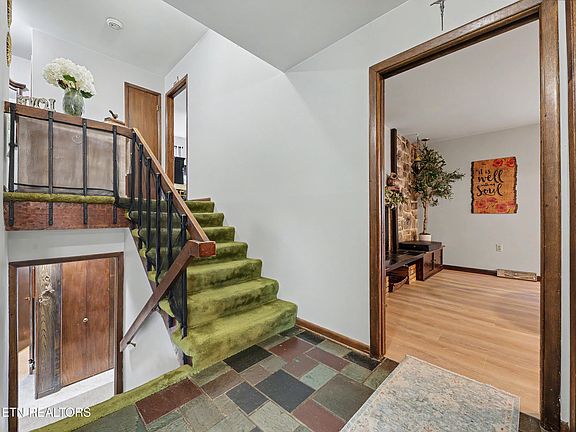 3rd image of 135 Terisu Cir
