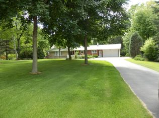 1008 Country Club Rd, Green Bay, WI 54313
