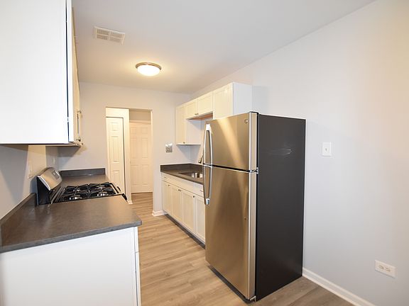 3rd image of 18W125 63rd St #101-A
