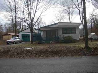 190 Mott Rd, Gansevoort, NY 12831