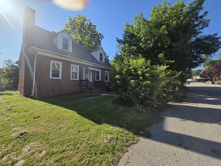 24 Marconi St — Photo 16