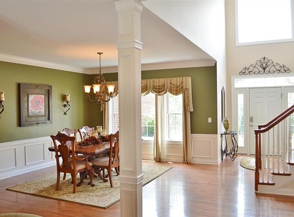 4th image of 4660 Estate Dr