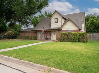 501 Nathan St, Burleson, TX 76028