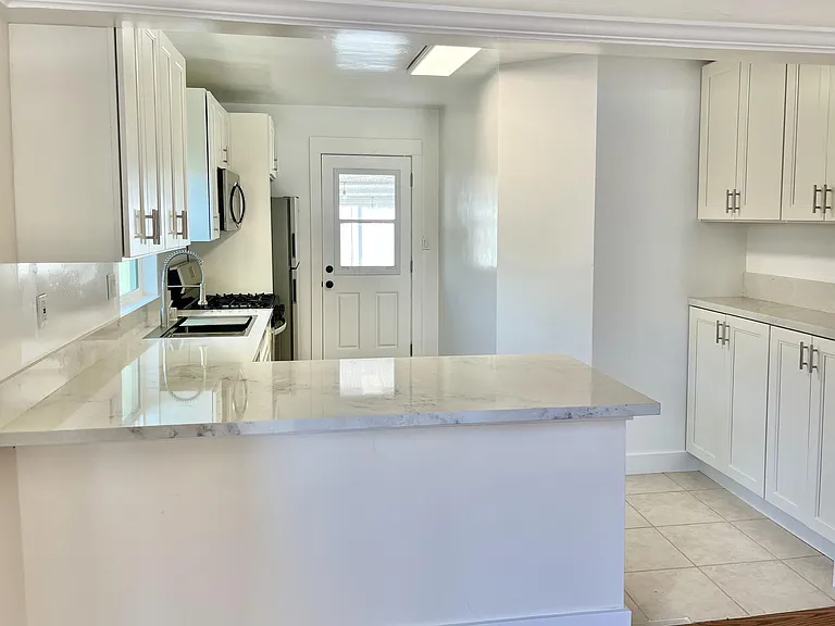 4384 Bancroft St — Photo 8