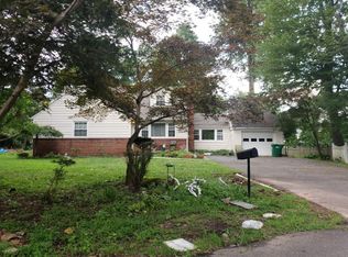 5 Westover Ct, Mountainside, NJ 07092