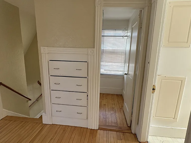 670 Main St — Photo 7