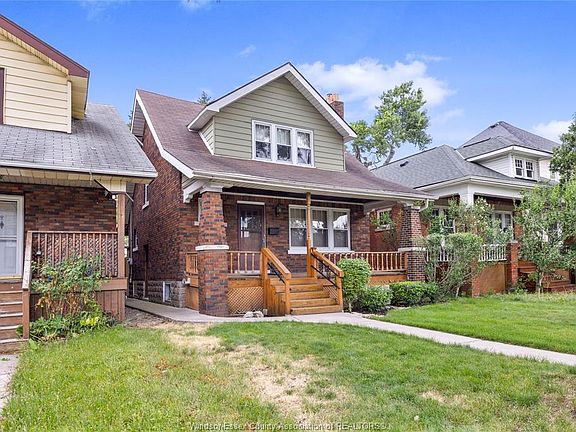 3rd image of 947 Bruce Ave