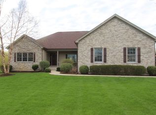 2203 Timberline Trl, Woodstock, IL 60098