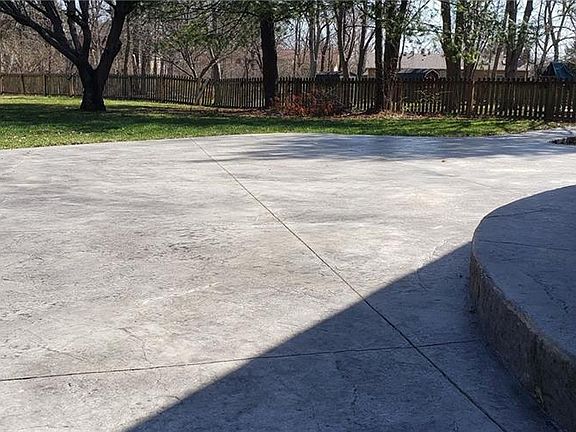 4th image of 7679 Pinesprings East Dr