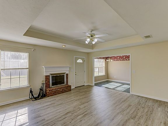 4th image of 207 Sunline Dr