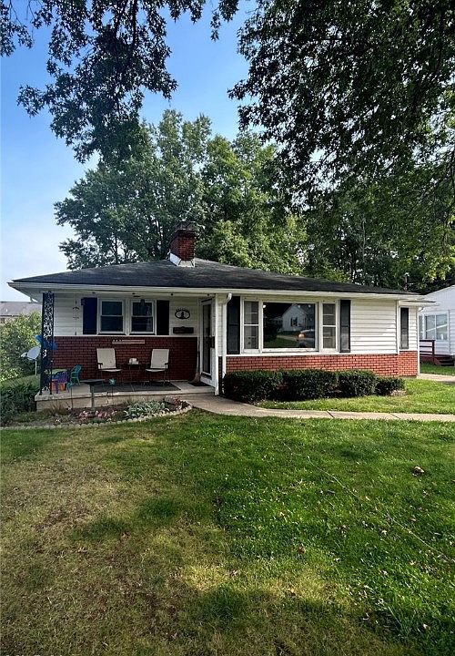 1st image of 158 7th St