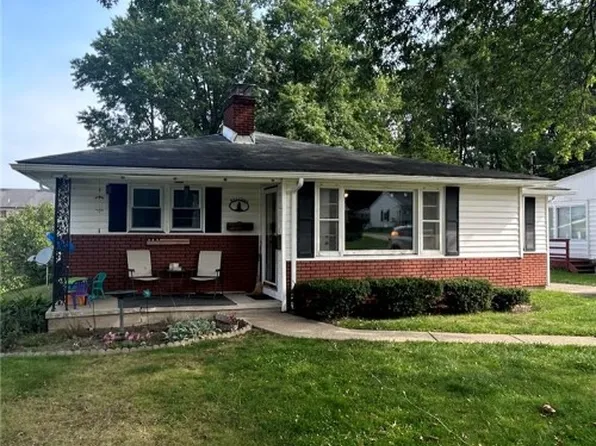 158 7th St, Columbiana, OH 44408