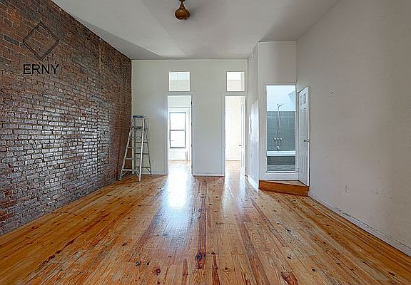 4th image of 423 Wythe Ave APT 2