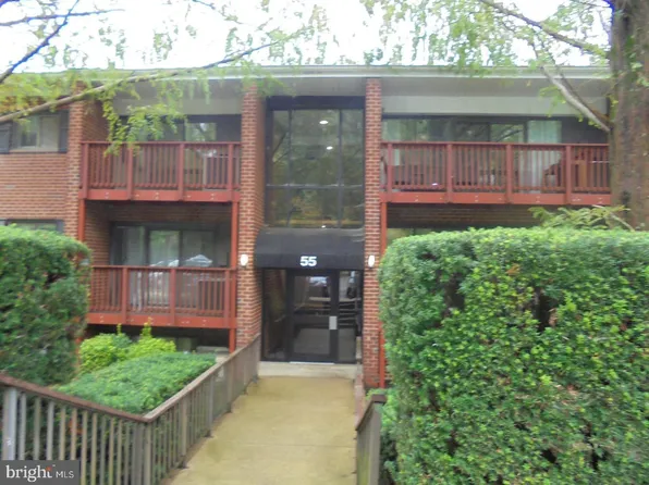 55 Skyhill Rd APT 202, Alexandria, VA 22314
