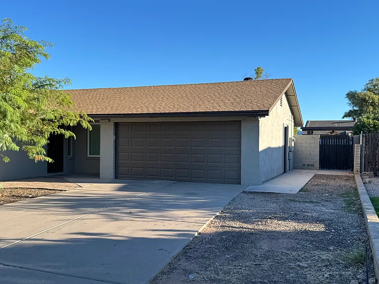 2513 E Garnet Ave — Photo 2