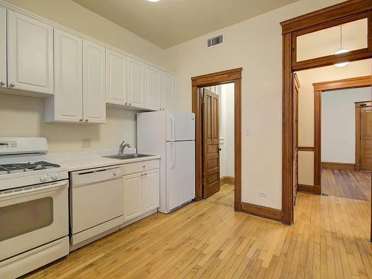 1433 N Wells St #4R — Photo 1