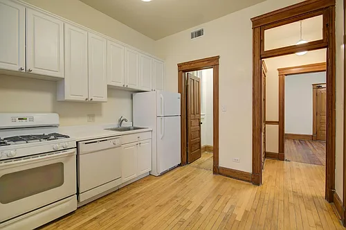 1433 N Wells St #4R Photo 1