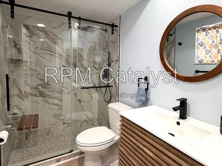 4725 Cove Cir #902 — Photo 15