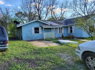 111 W Texas Ave, Waurika, OK 73573