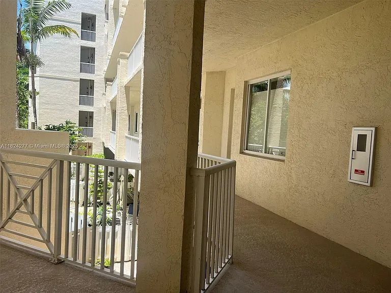 3500 Oaks Clubhouse Dr #207 — Photo 11