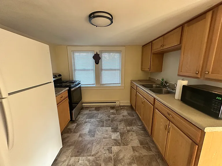 23 Grace Ave #2 — Photo 7