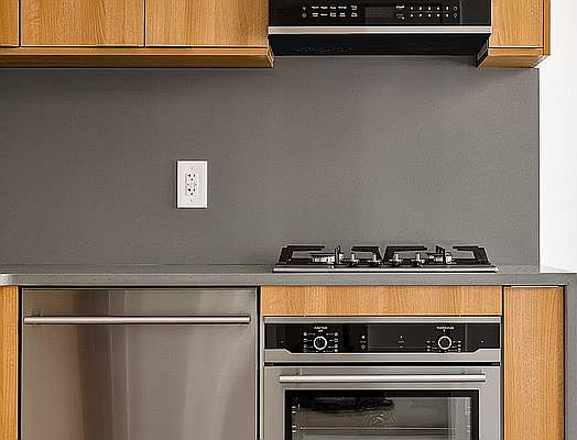 5th image of 142 W 4th St APT 14