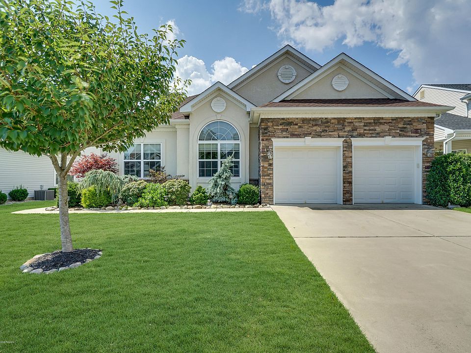 1st image of 125 Bayville Way