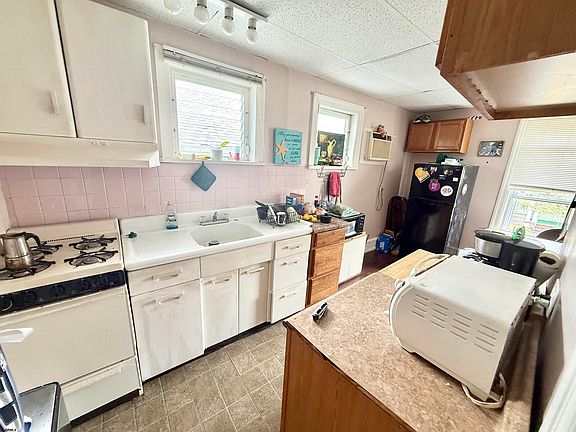3rd image of 104 N Wissahickon Ave
