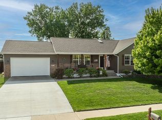 2010 Winchester Dr, Marion, IA 52302